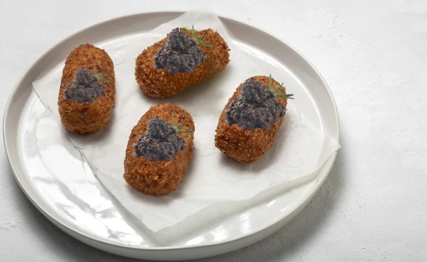 Croquetas de bonito y tapenade de anchoa del cantabrico