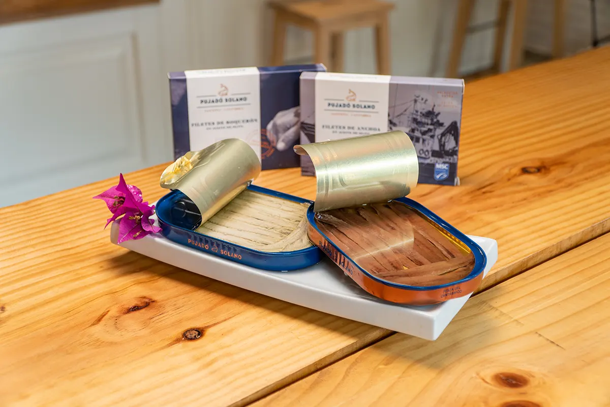 Dos productos servidos de la Selección Extra Pujado Solano